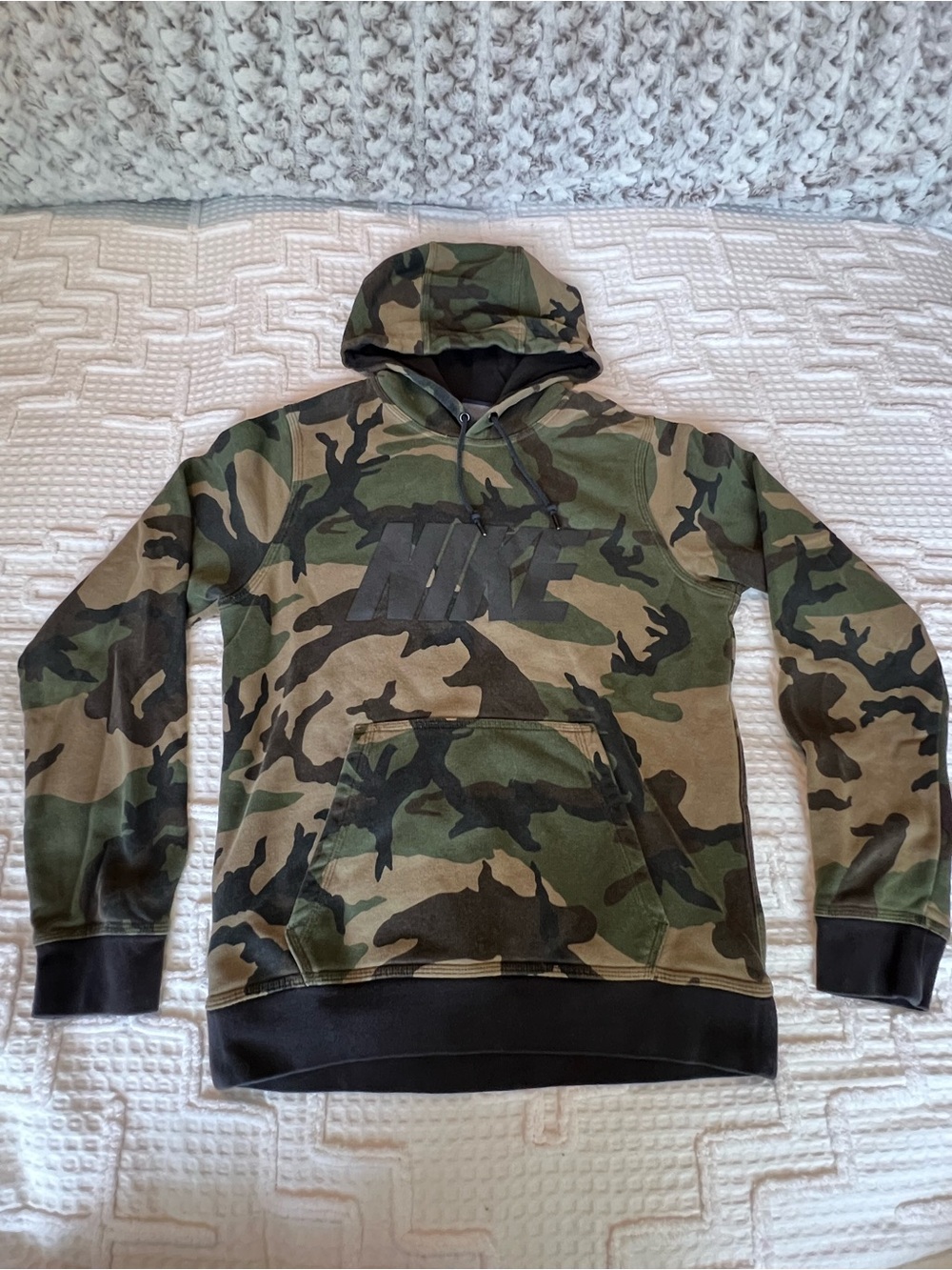 Nike Men’s Camo Pullover Hoodie – Olive/Black – Size Small